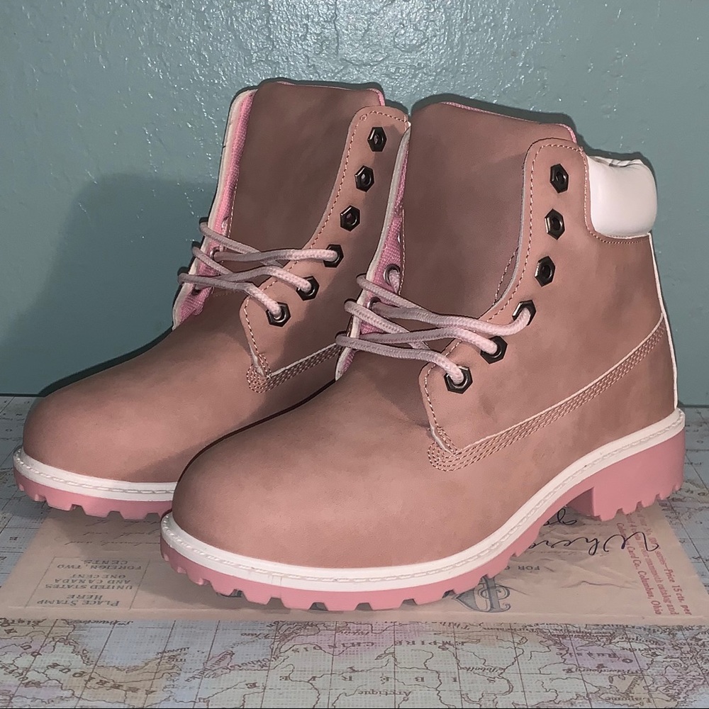 🛑 SOLD!! • ✰ Boots ✰